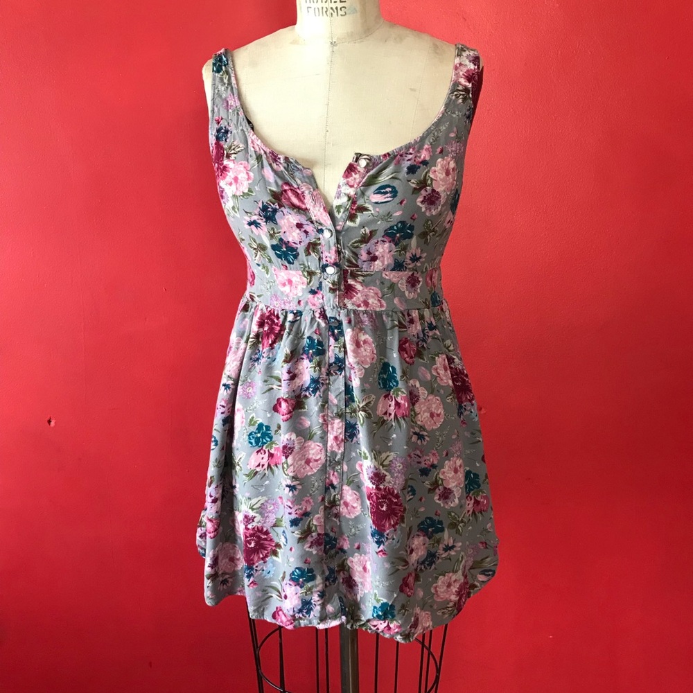 Floral Top with button